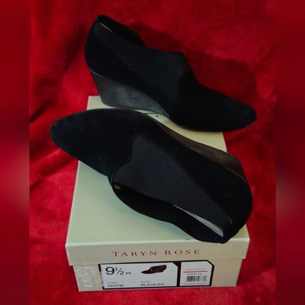 Taryn Rose Keene Black Wedge Shoes - Slip On - Size 9.5